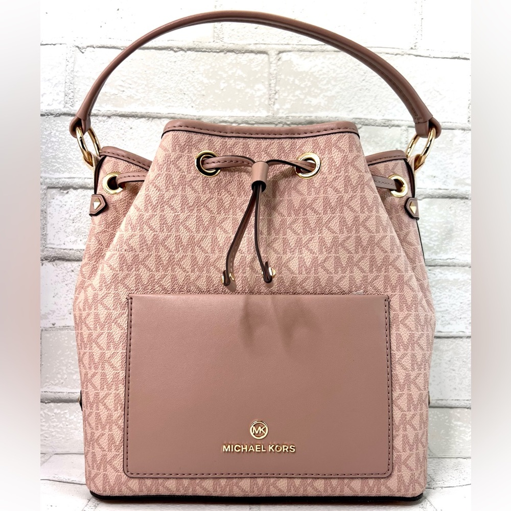 Michael Kors Bucket Bag, NWT, Dusty Pink, Perfect Size! Available Now🌟♥️🫶